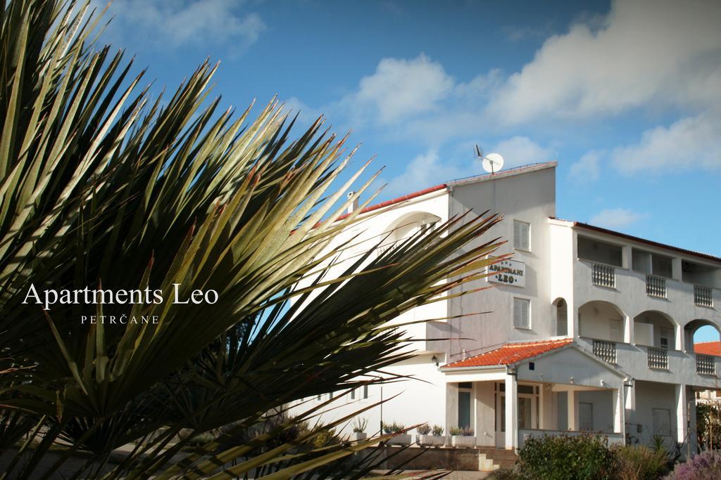 Apartments Leo Петрчане Экстерьер фото