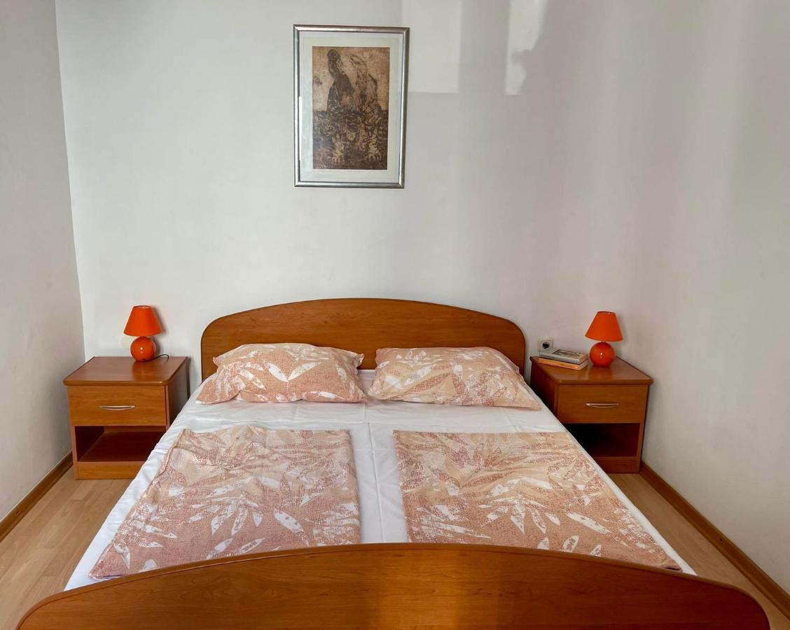 Apartments Leo Петрчане Экстерьер фото