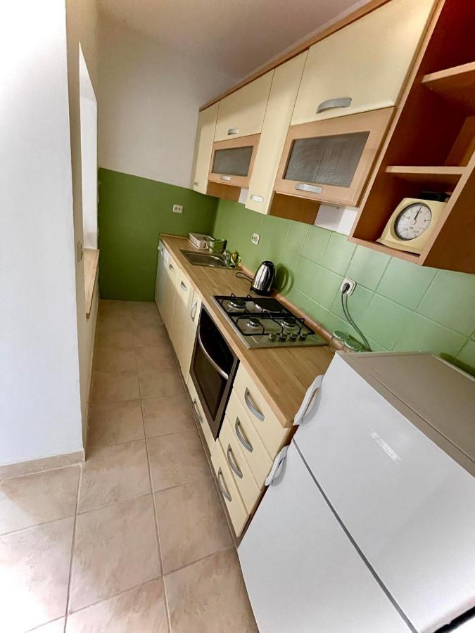 Apartments Leo Петрчане Экстерьер фото