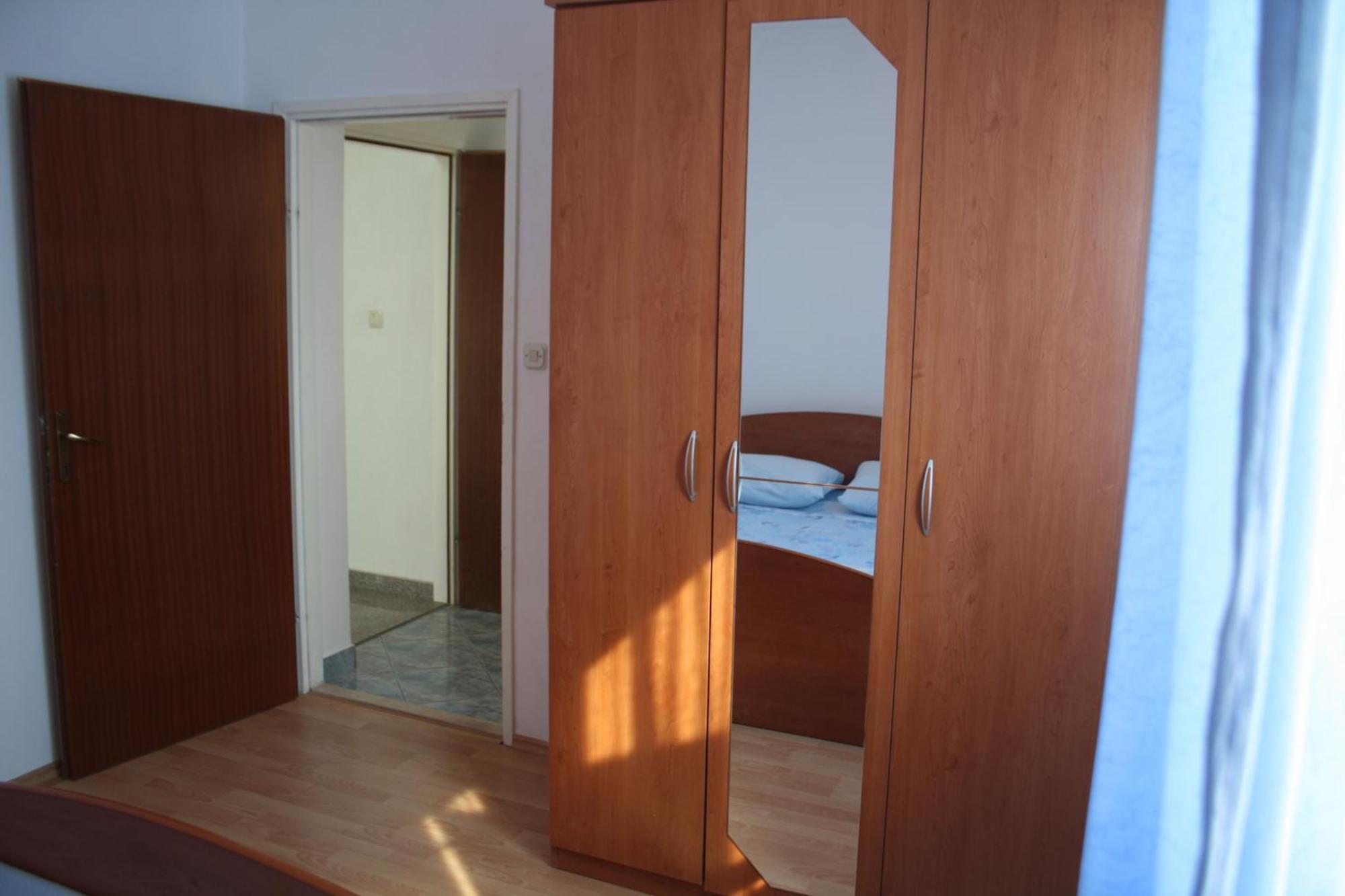 Apartments Leo Петрчане Экстерьер фото