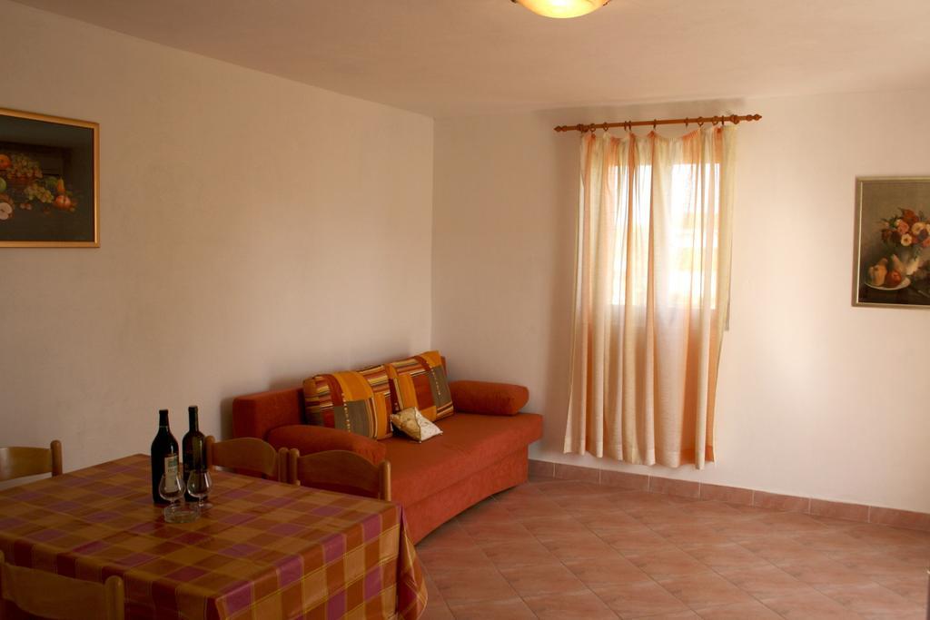 Apartments Leo Петрчане Экстерьер фото